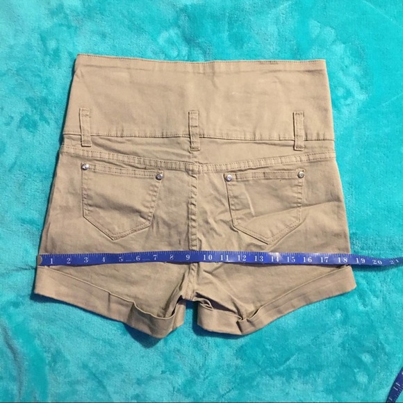 High-Rise Khaki 3 Button 5 Pocket Stretch Shorts - Picture 11 of 16